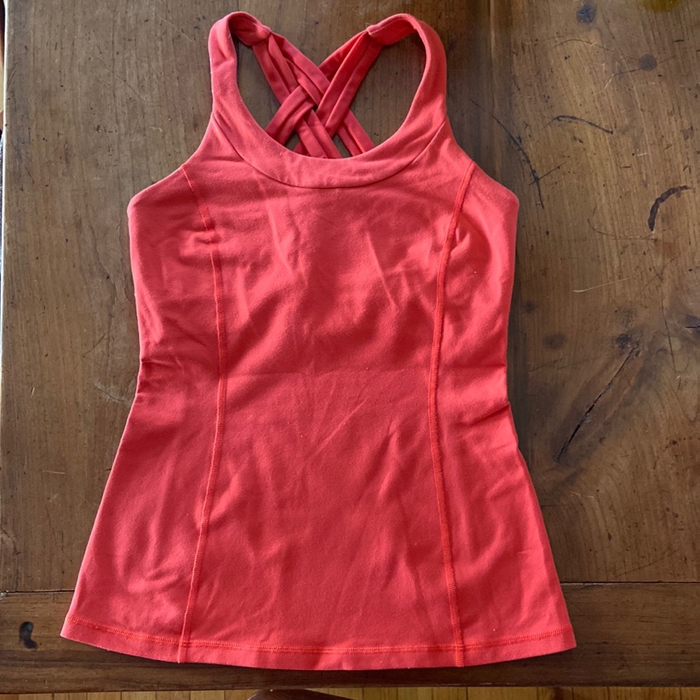 Lululemon Enhearten Tank in Coral Size 4